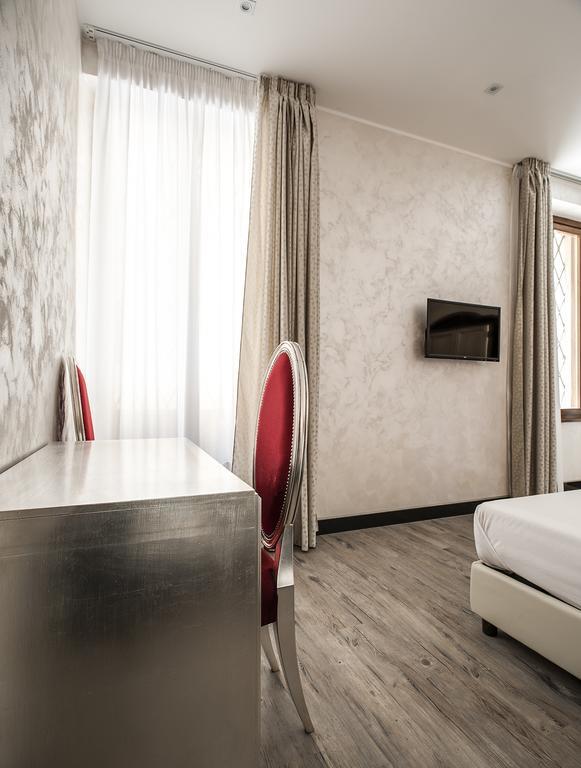 Arena Easy Suites Guesthouse Верона Екстер'єр фото